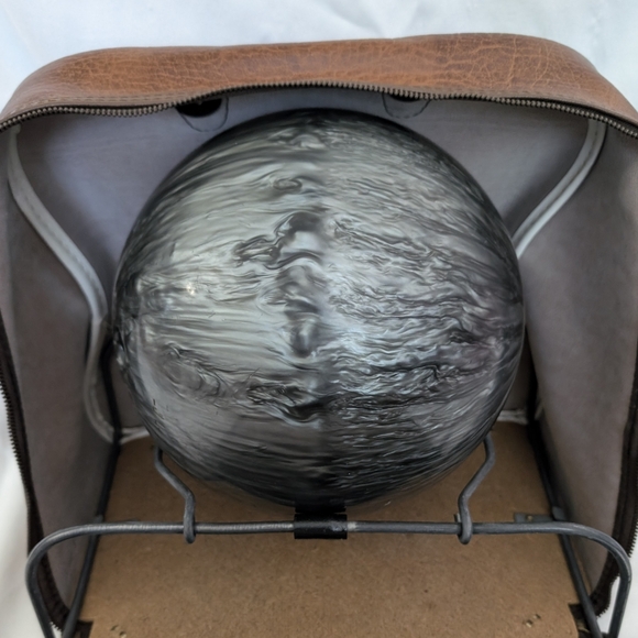 Columbia 300 White Dot 12.6 lbs Silver Swirl Bowling Ball & Talon Leather Case - Picture 9 of 15